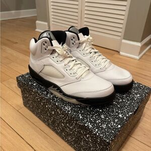 Jordan 5 Retro Reverse Metallic New with Box